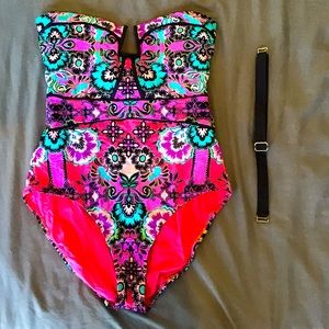 Nanette lepore one piece swimsuit with removable strap. Size L Large. Colorful!